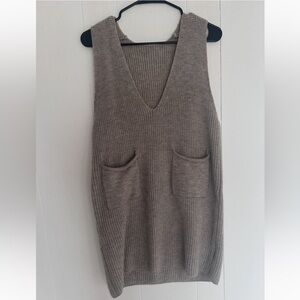 Sleeveless Knit Sweater Vest with Pockets